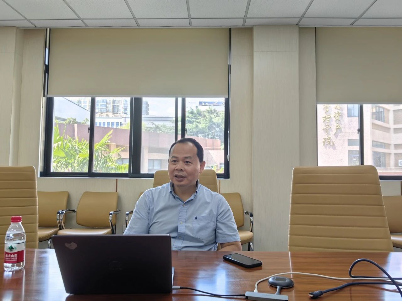 学院动态|美国伊利诺伊州立大学香槟分校刘云川教授莅临我院讲学